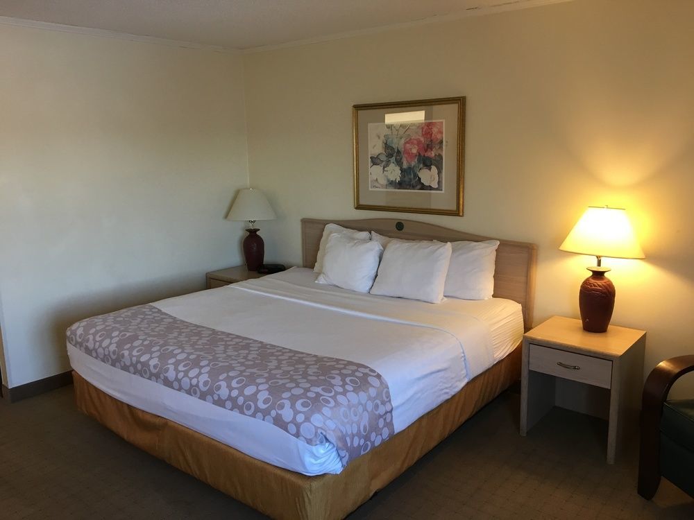 Quality Inn & Suites ミルウォーキー エクステリア 写真