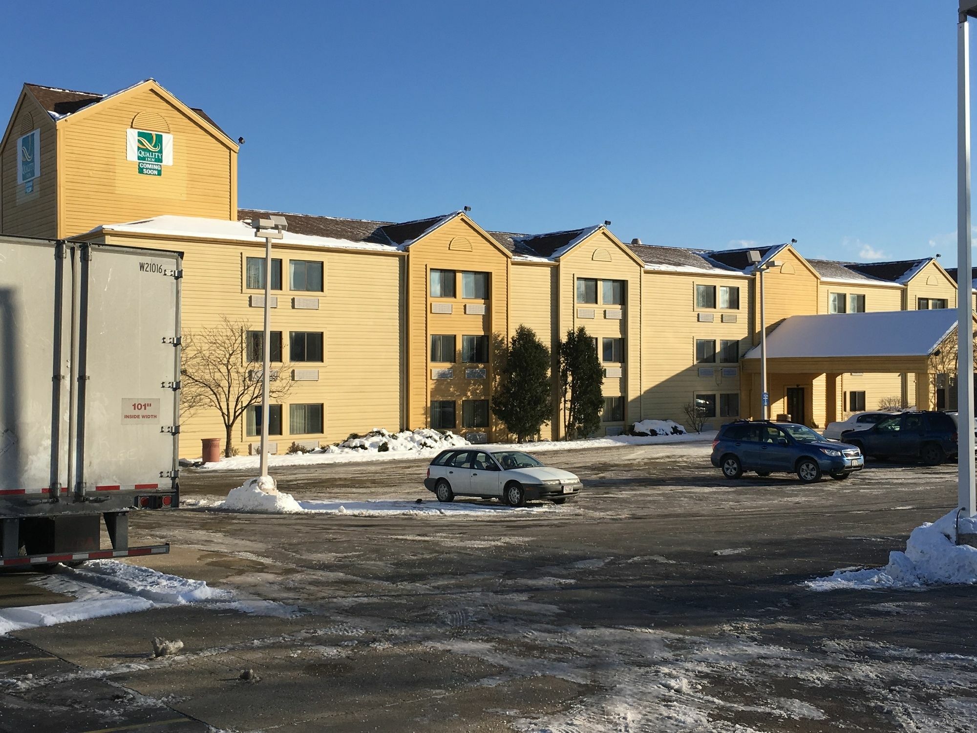 Quality Inn & Suites ミルウォーキー エクステリア 写真