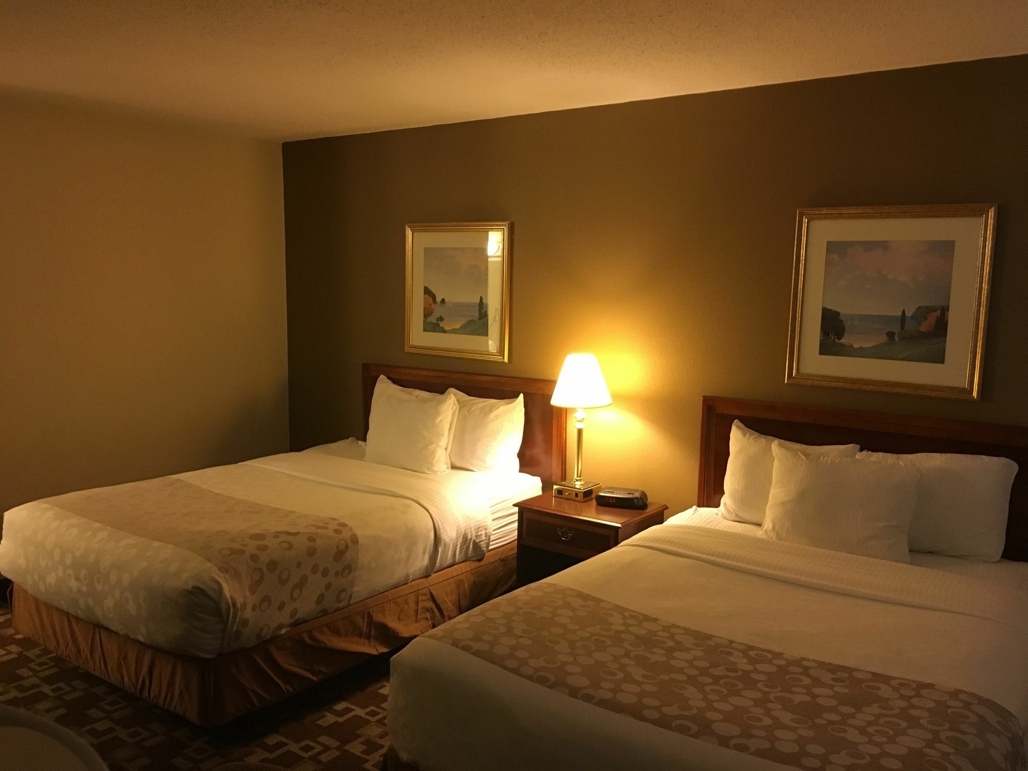 Quality Inn & Suites ミルウォーキー エクステリア 写真