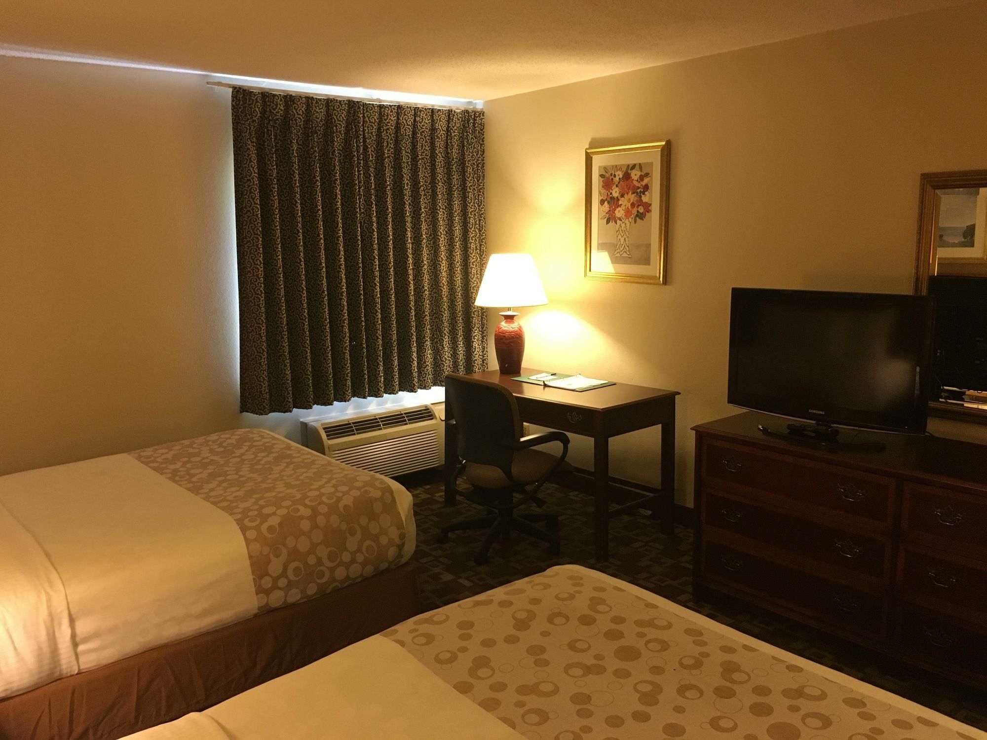 Quality Inn & Suites ミルウォーキー エクステリア 写真