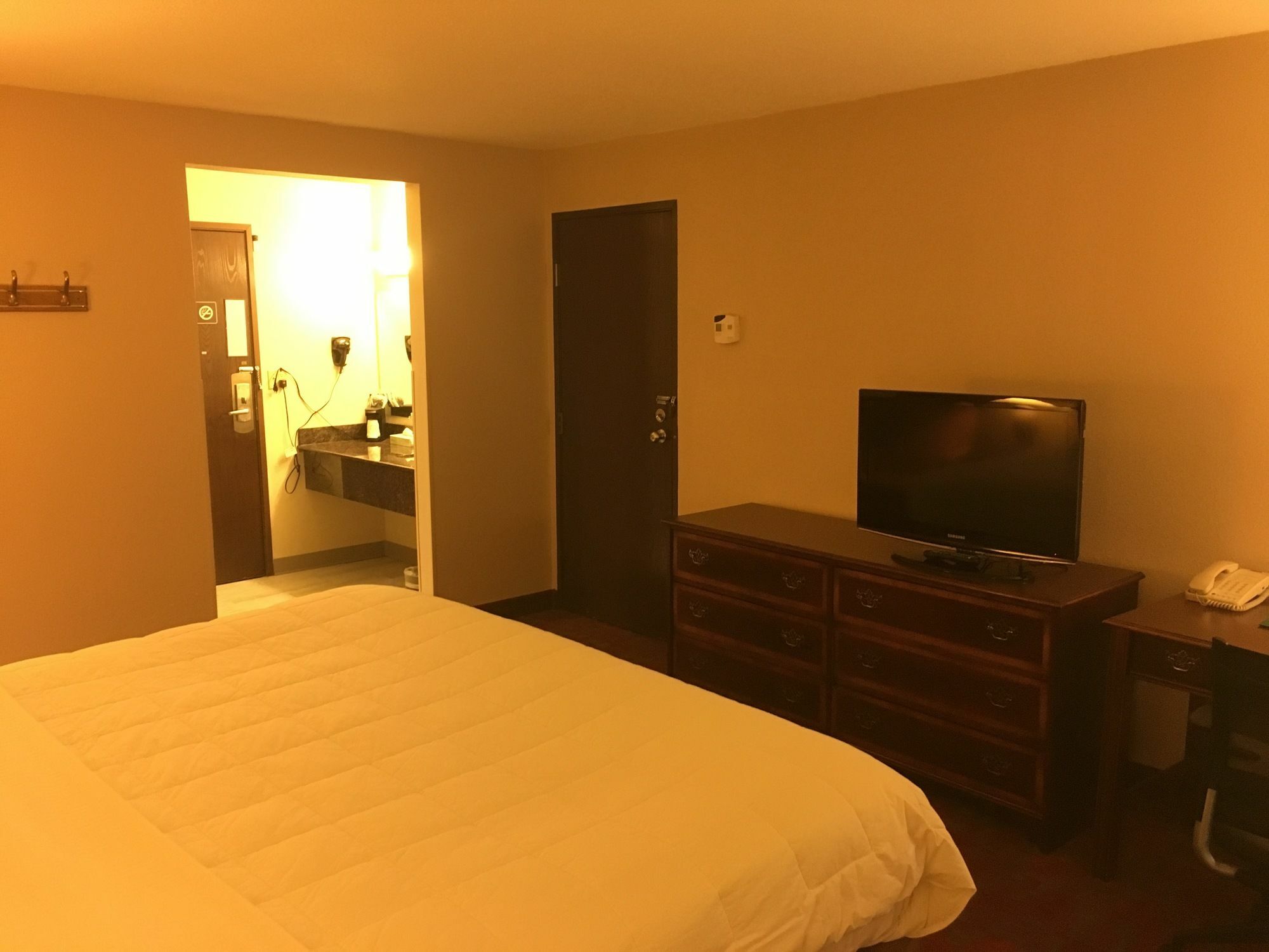 Quality Inn & Suites ミルウォーキー エクステリア 写真