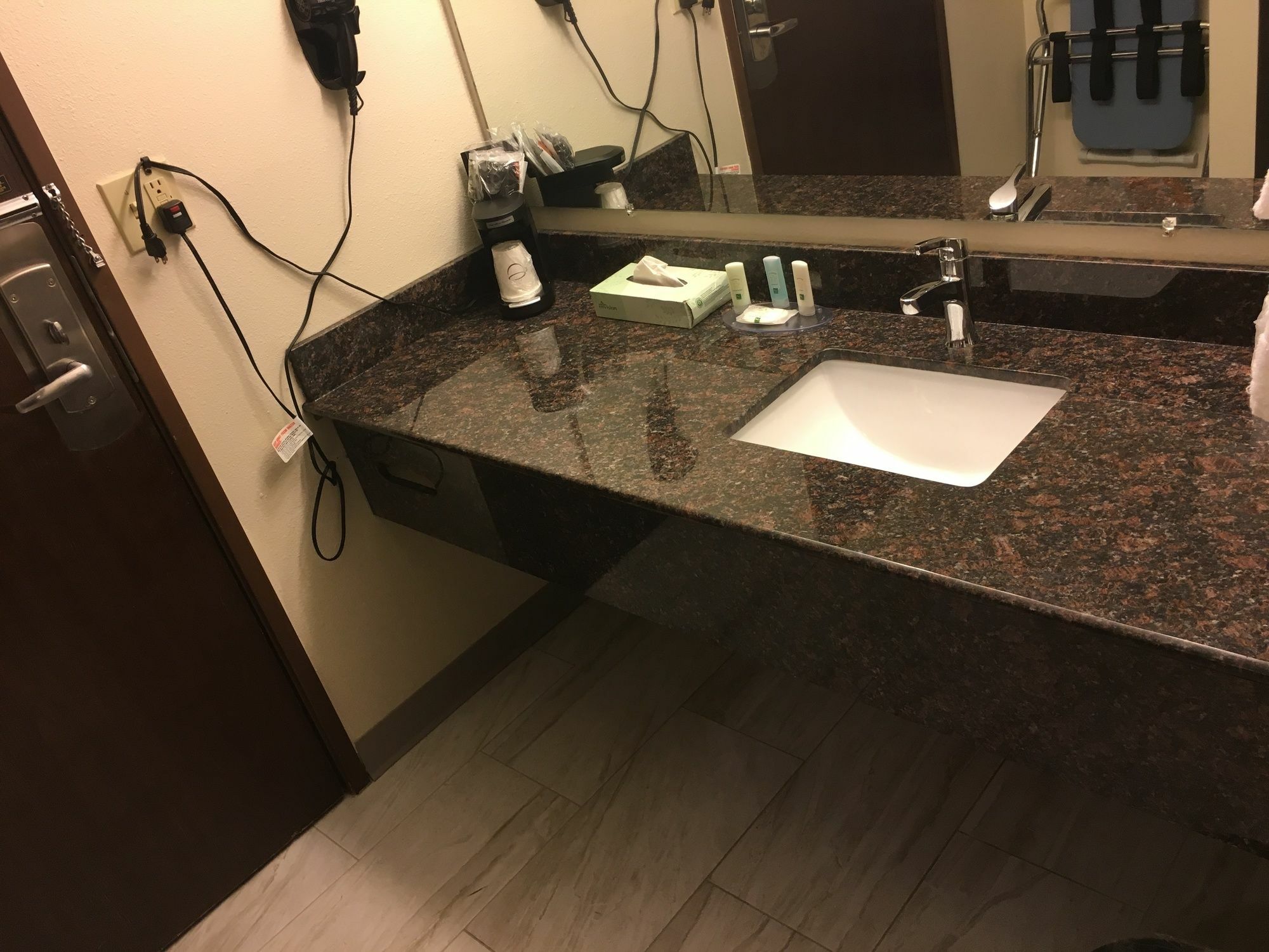 Quality Inn & Suites ミルウォーキー エクステリア 写真